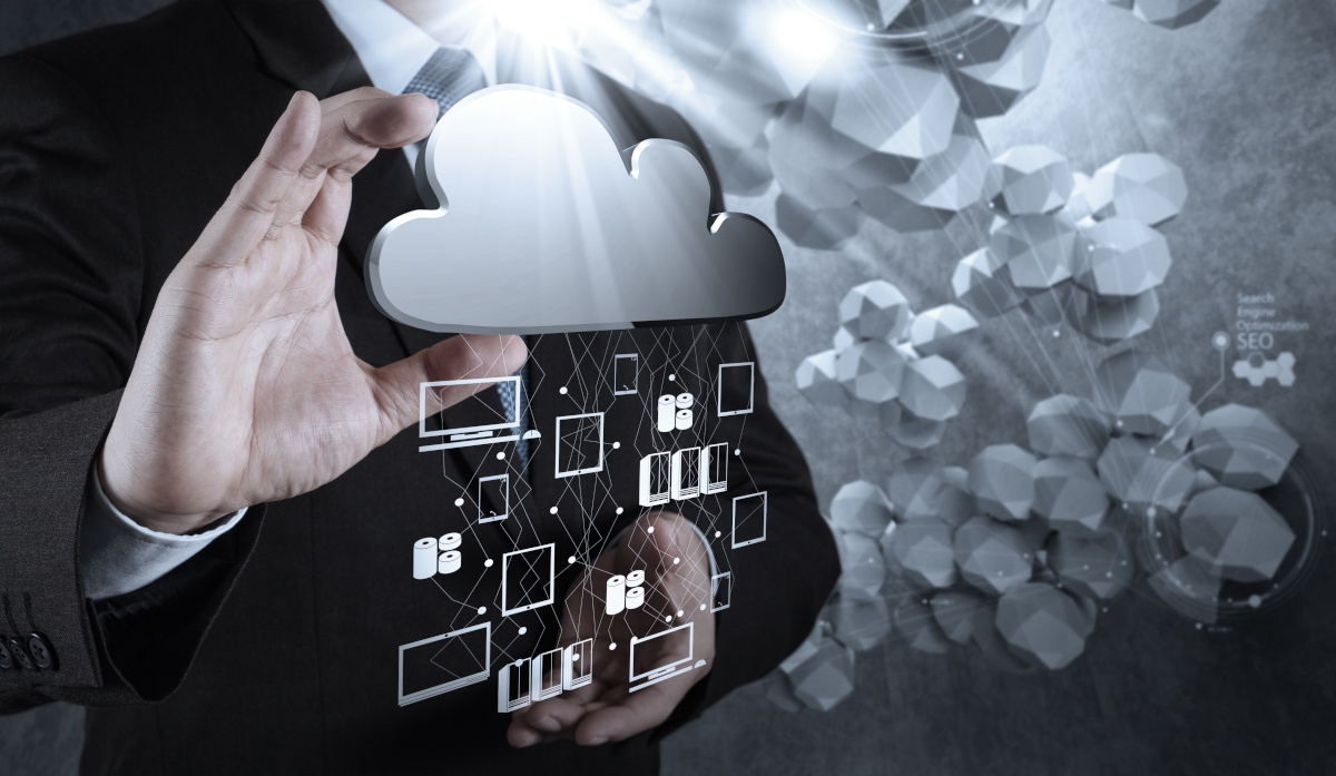 A silver cloud with servers and devices connected to it by lines